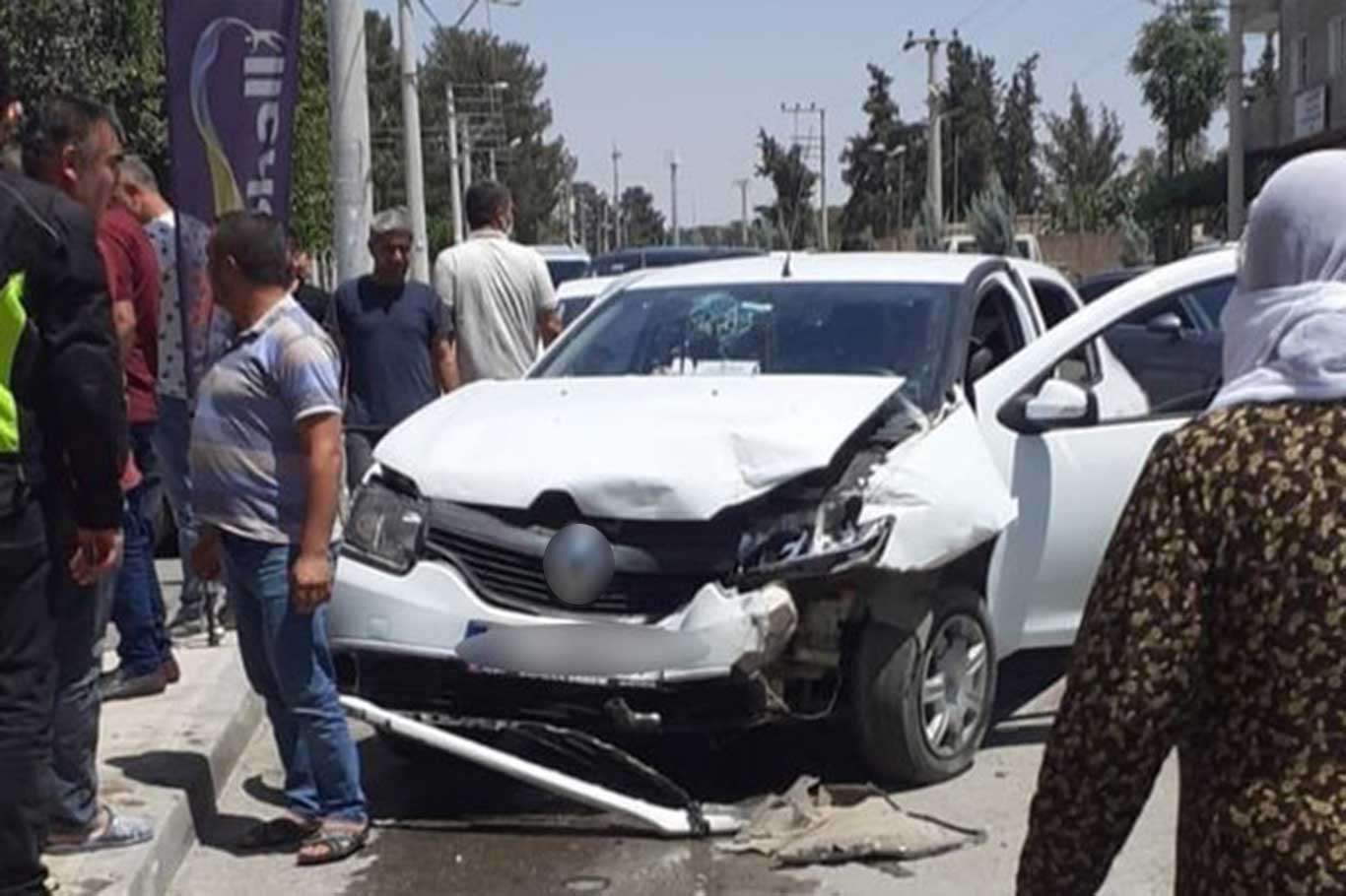 Mardin'de 2 aracın çarpışmasında bir kişi yaralandı Mardin'de 2 aracın çarpışmasında bir kişi yaralandı